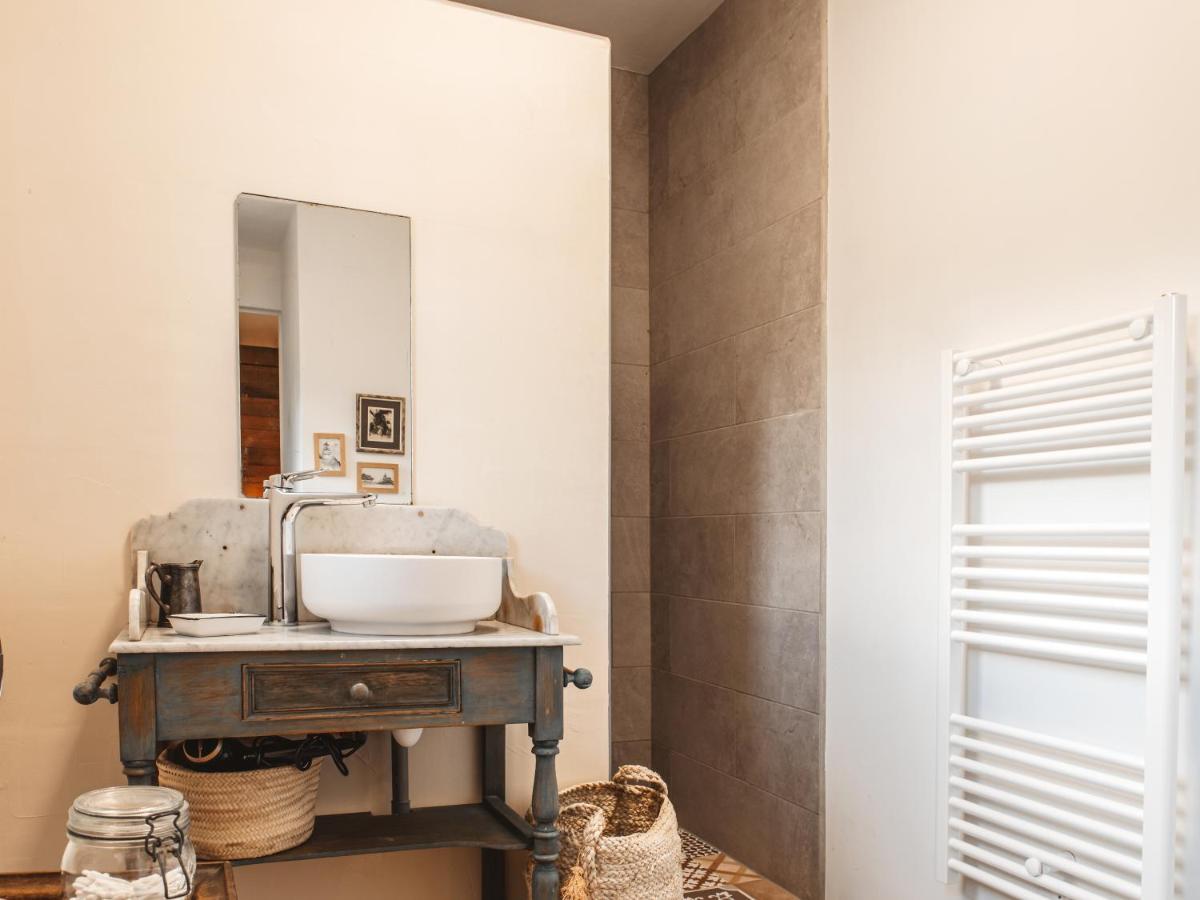 La Petite Auberge De Virginie Bédouès Exteriör bild